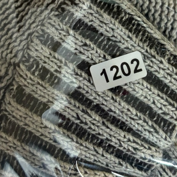 Men’s J.B. Holt Rhodes Quarter Zip Sweater in Ice Heather Size Medium - Picture 12 of 12